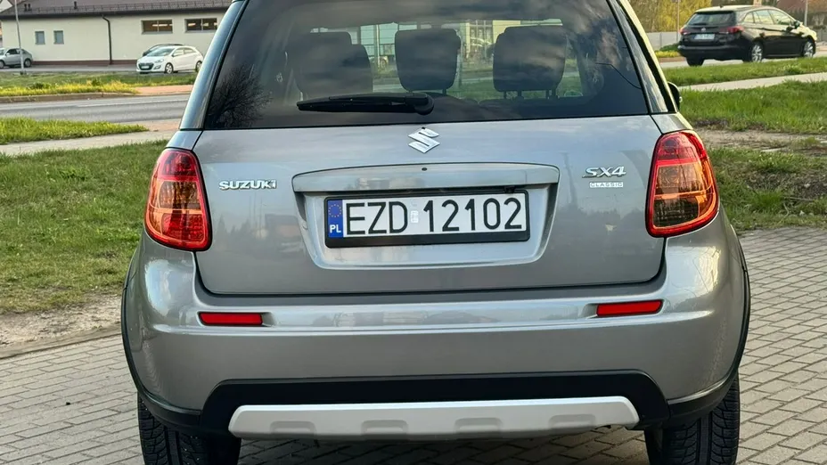 SUZUKI SX4 -
