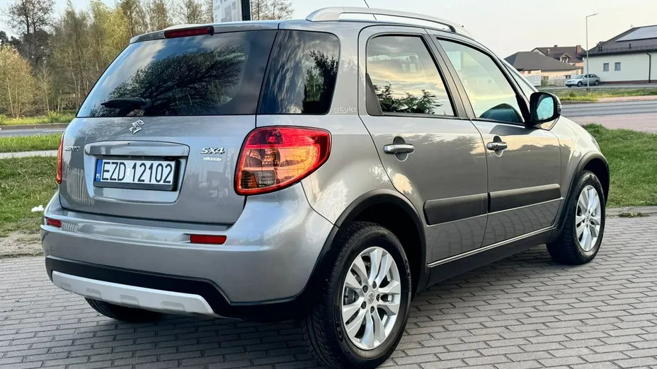 SUZUKI SX4 -