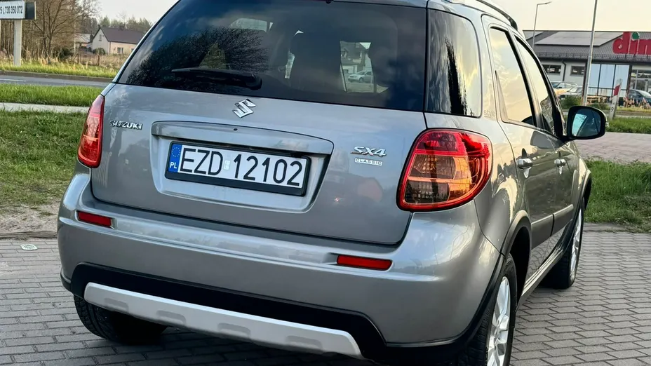 SUZUKI SX4 -