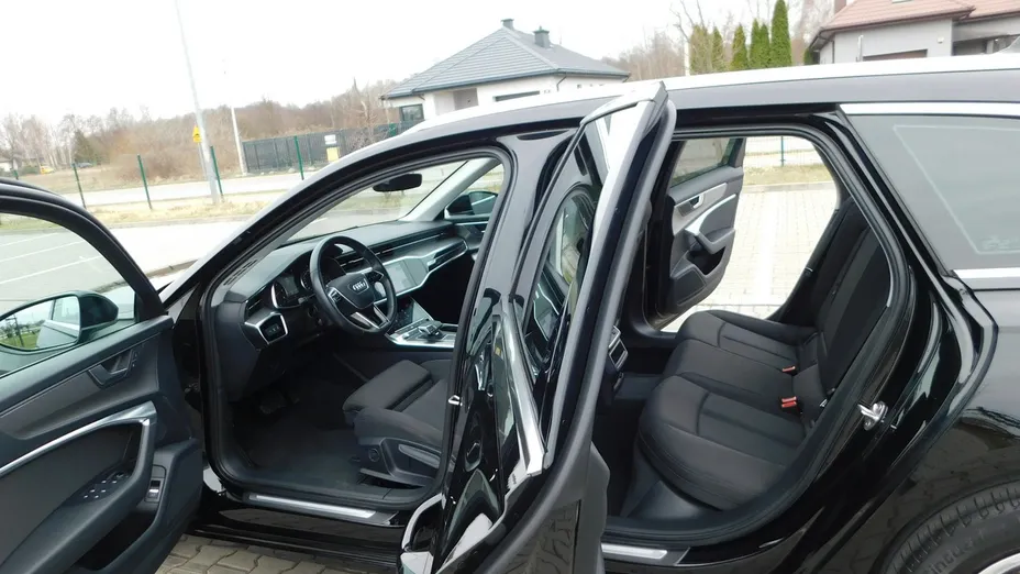 AUDI A6 -