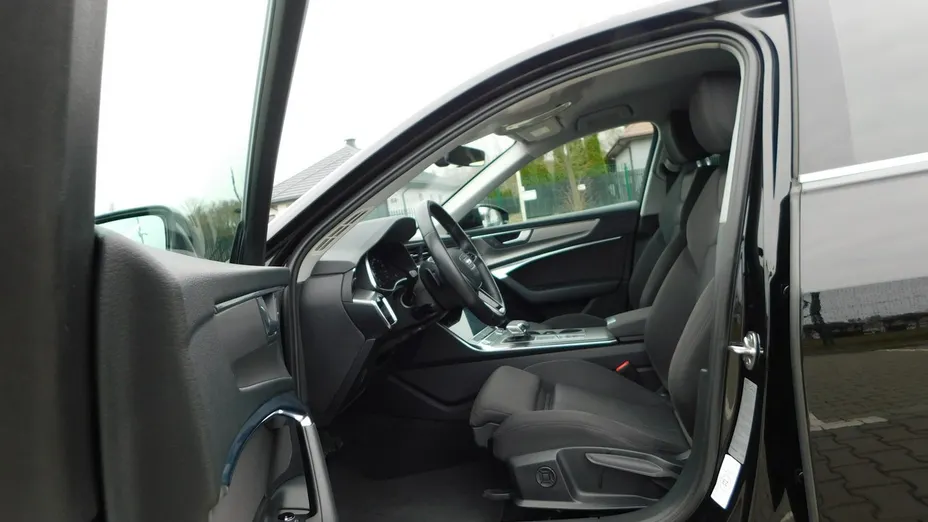 AUDI A6 -
