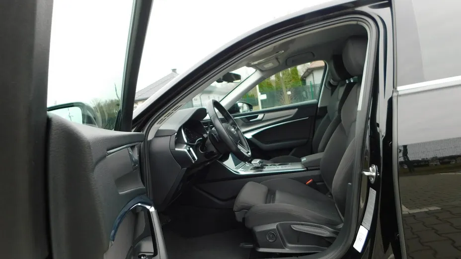AUDI A6 -