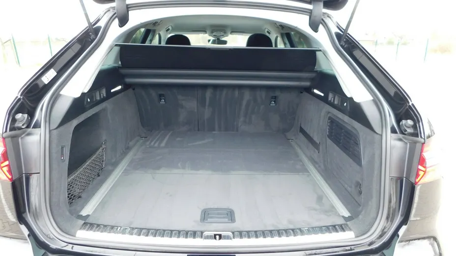 AUDI A6 -