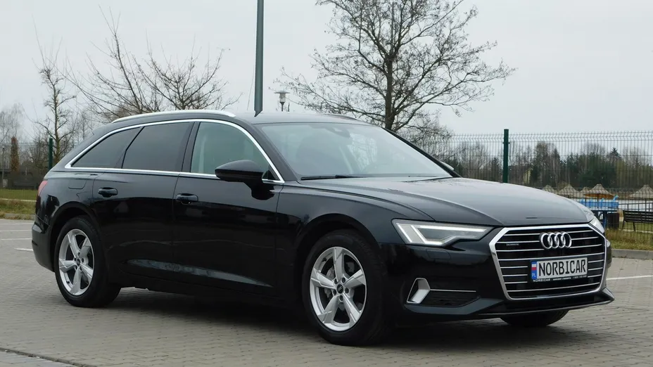 AUDI A6 -