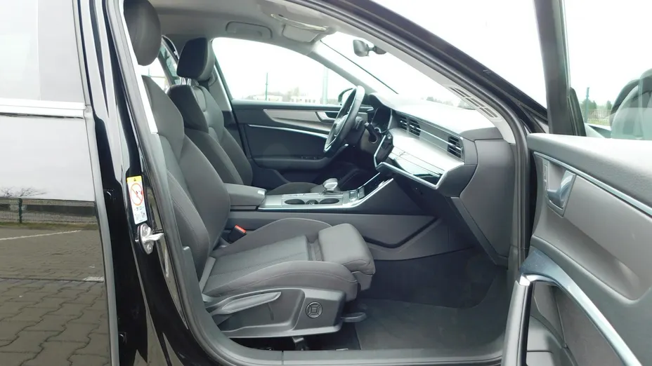 AUDI A6 -