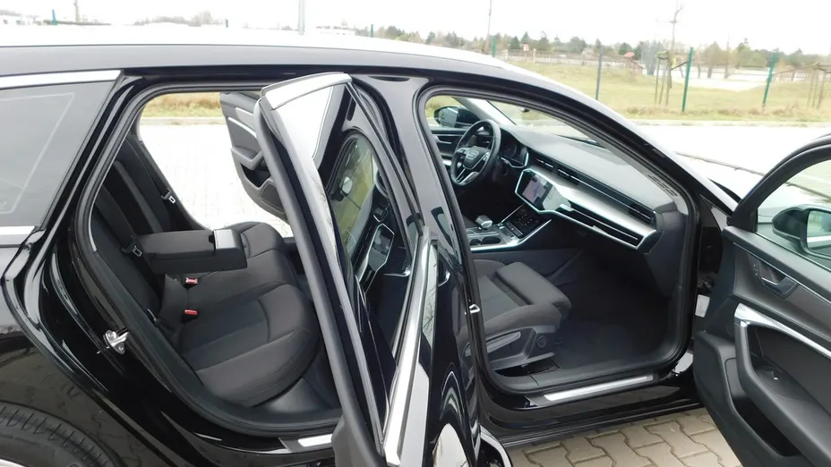 AUDI A6 -