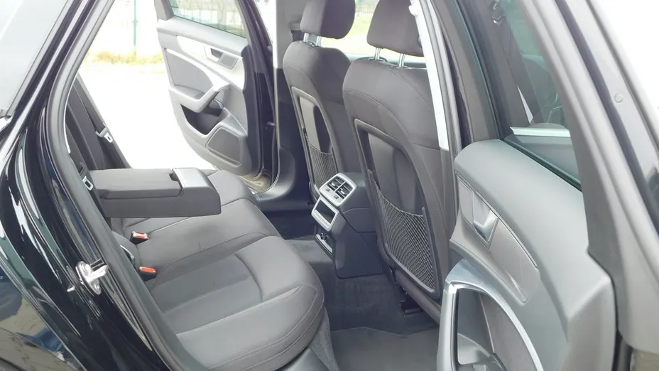 AUDI A6 -