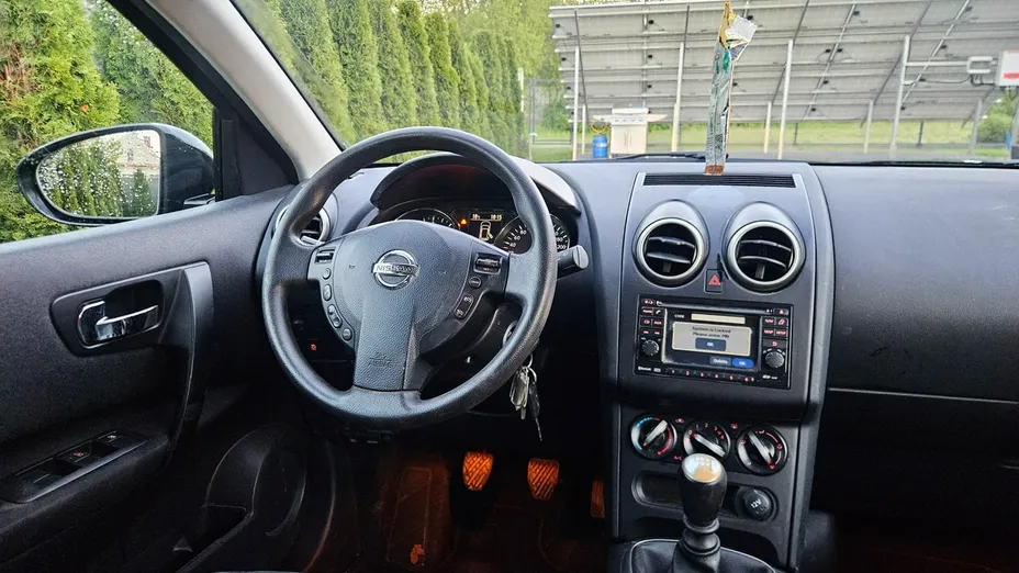 NISSAN Qashqai -