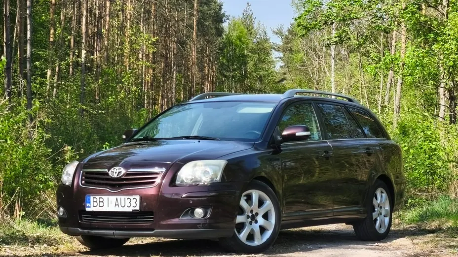 TOYOTA Avensis -