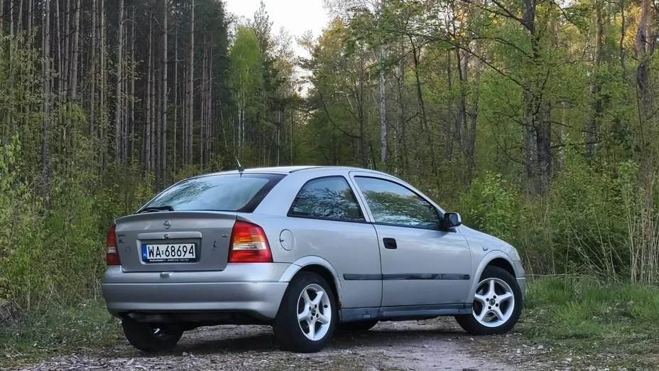 OPEL Astra -