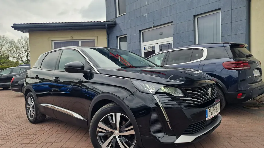 PEUGEOT 3008 -