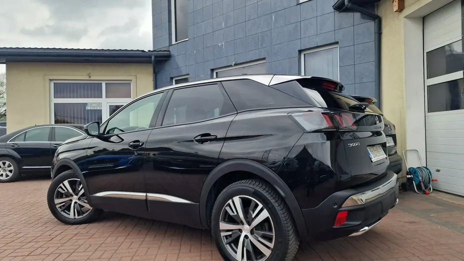 PEUGEOT 3008 -