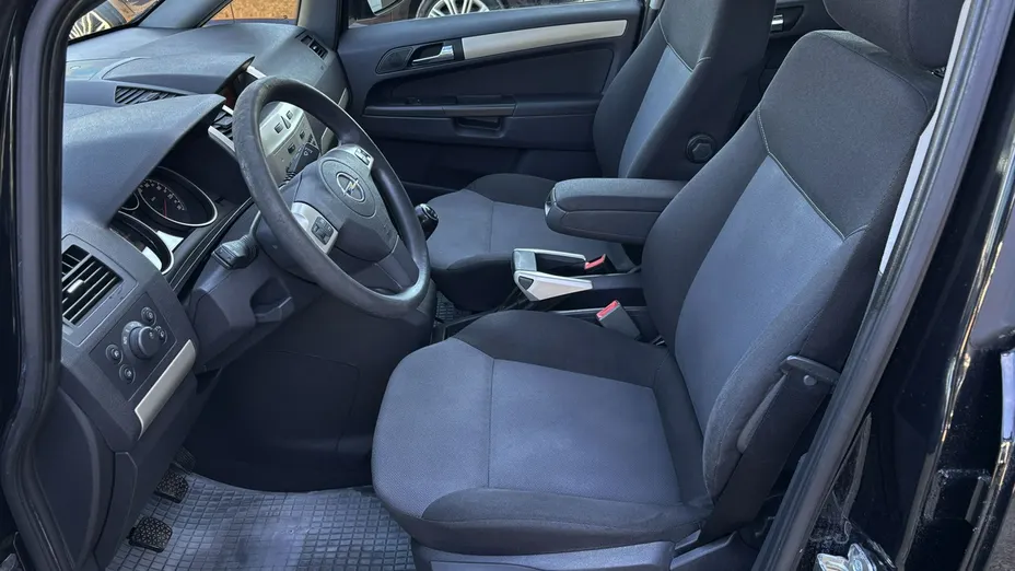 OPEL Zafira -