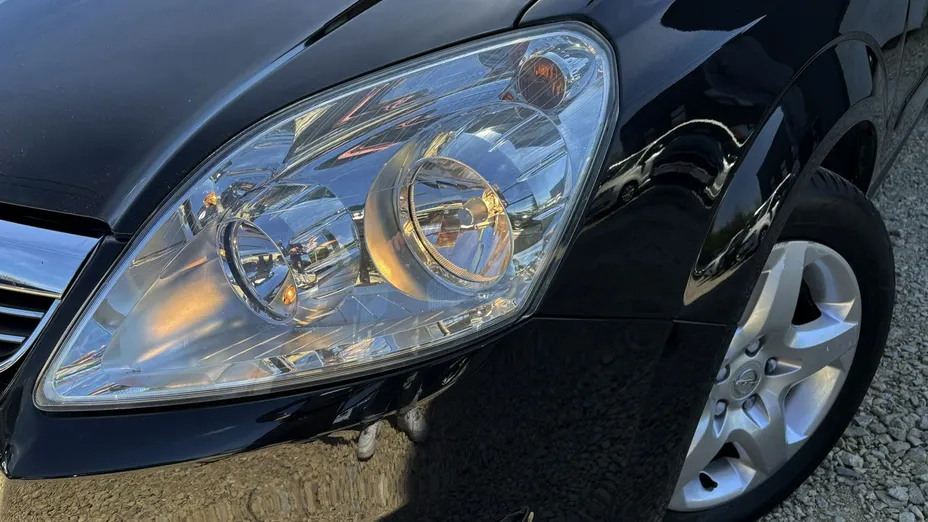 OPEL Zafira -