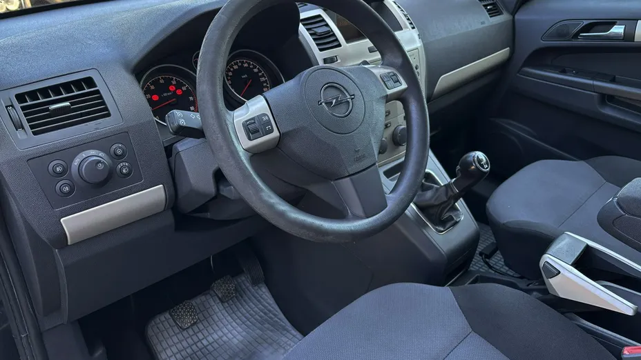 OPEL Zafira -