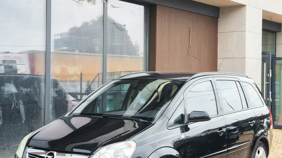 OPEL Zafira -