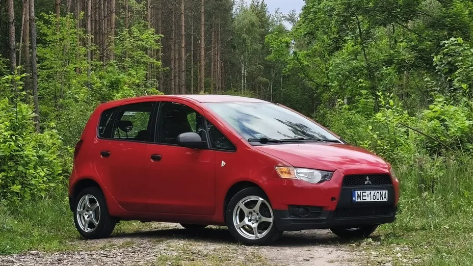 MITSUBISHI Colt -