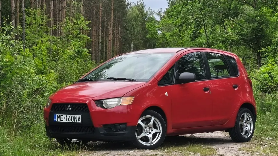 MITSUBISHI Colt -
