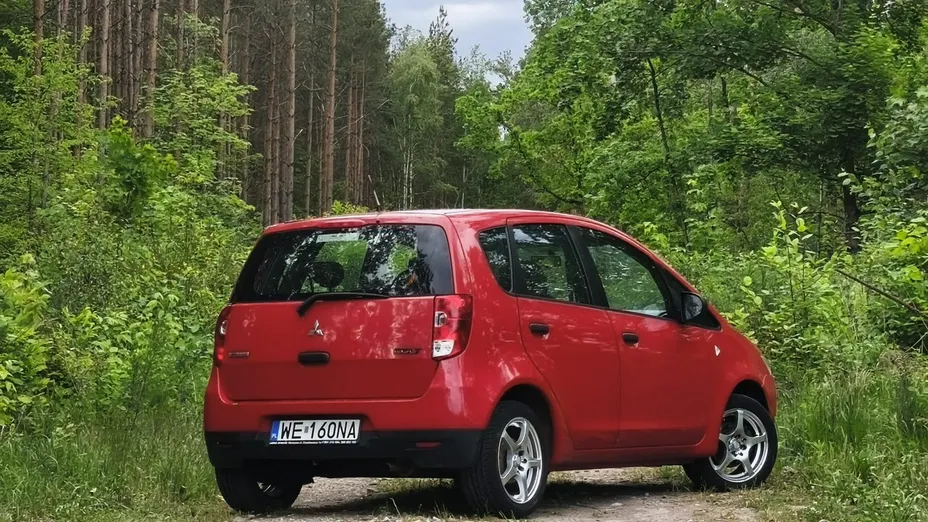 MITSUBISHI Colt -