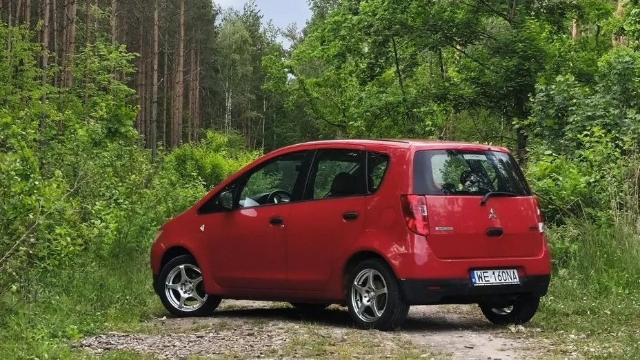 MITSUBISHI Colt -
