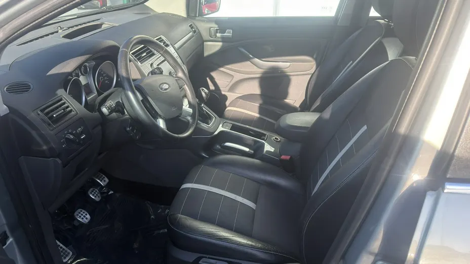 FORD Kuga -