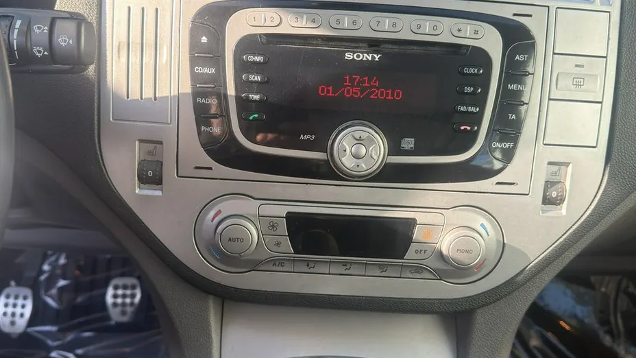FORD Kuga -