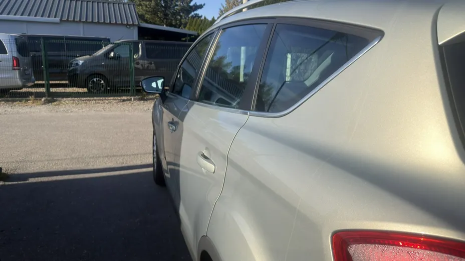 FORD Kuga -