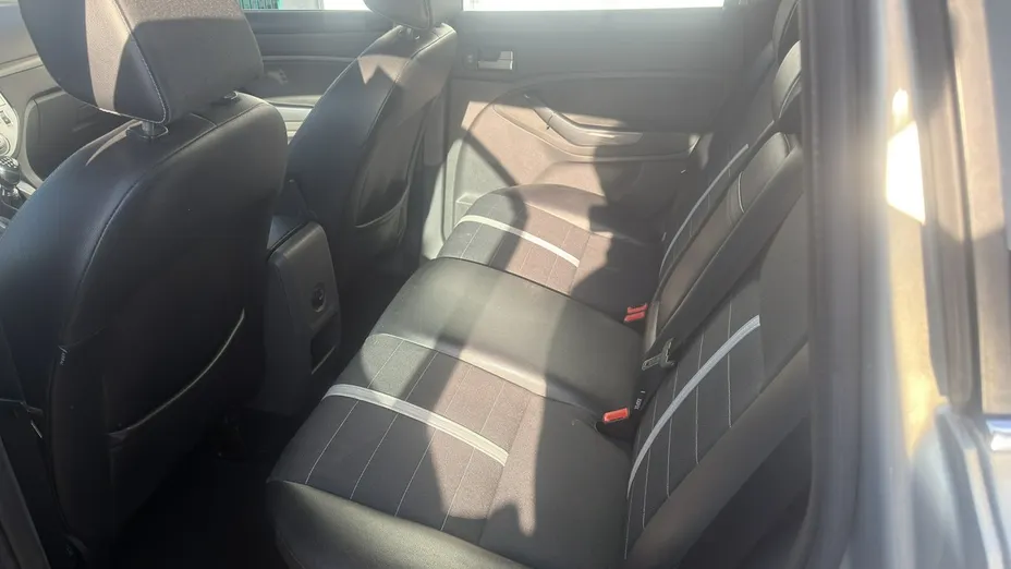 FORD Kuga -