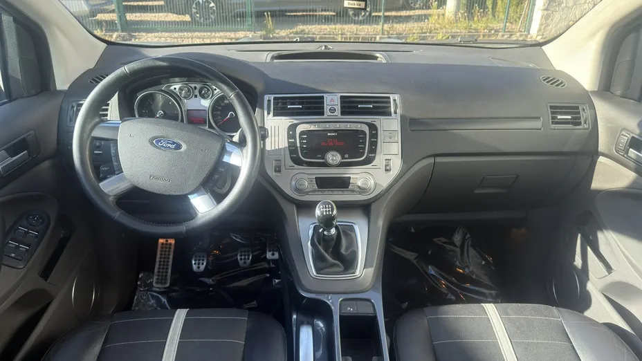 FORD Kuga -