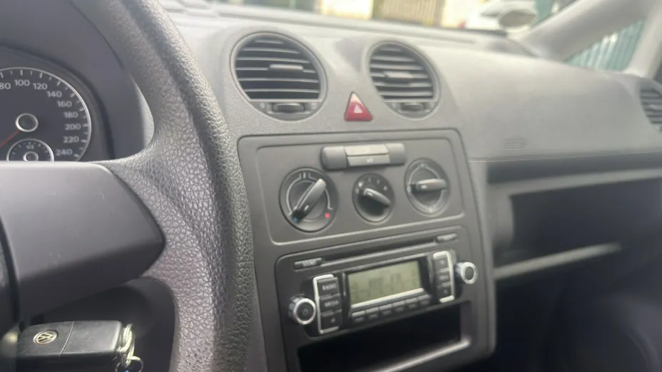 VOLKSWAGEN Caddy -