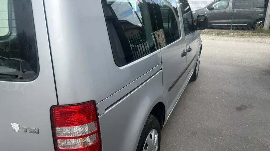 VOLKSWAGEN Caddy -