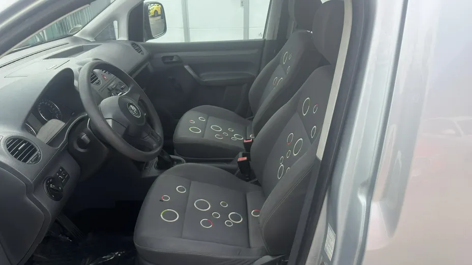 VOLKSWAGEN Caddy -
