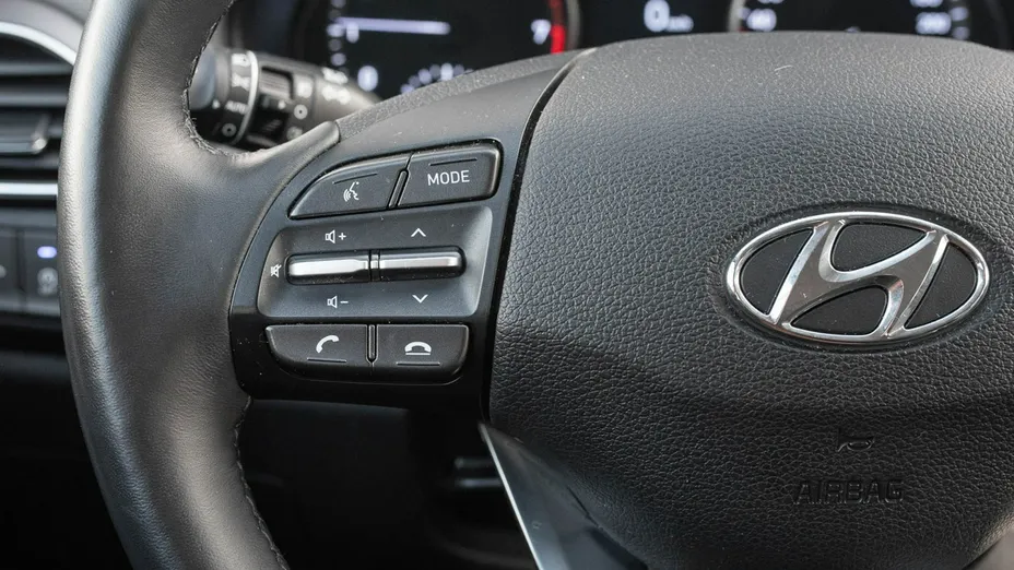 HYUNDAI i30 -