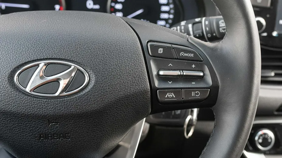 HYUNDAI i30 -
