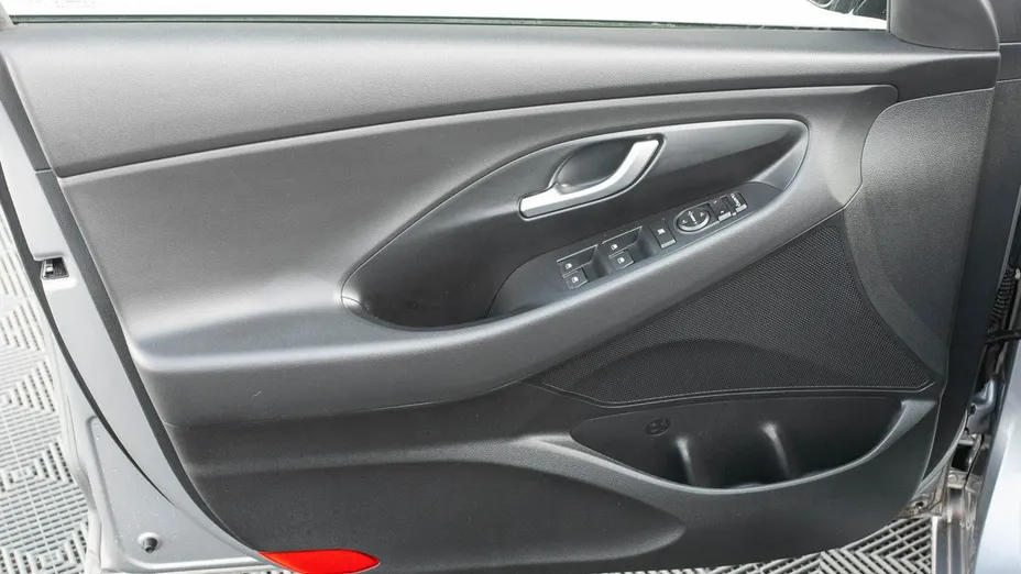 HYUNDAI i30 -