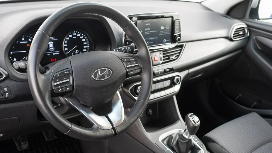 HYUNDAI i30 -