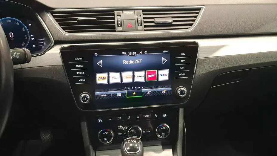 SKODA Superb -