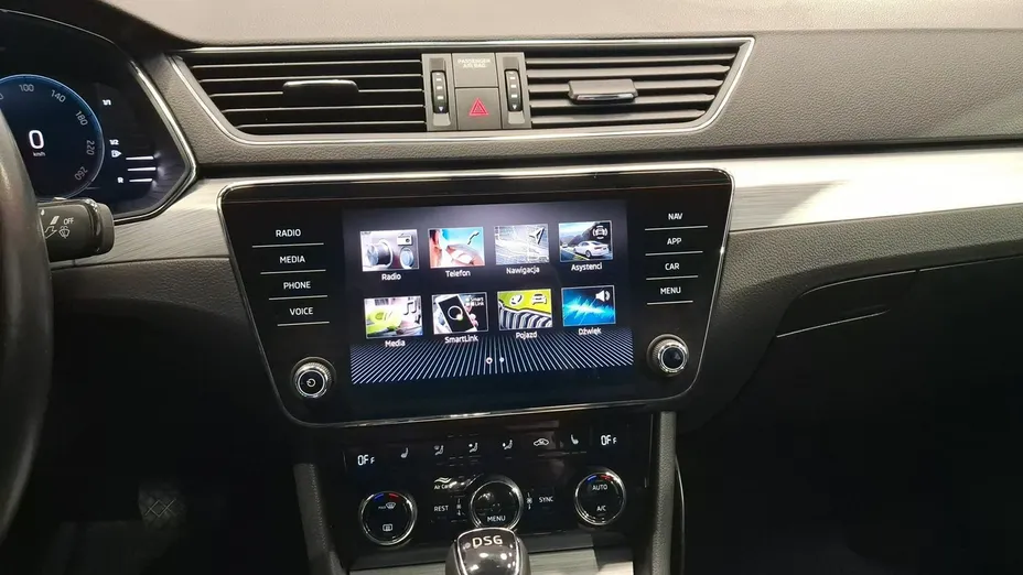 SKODA Superb -