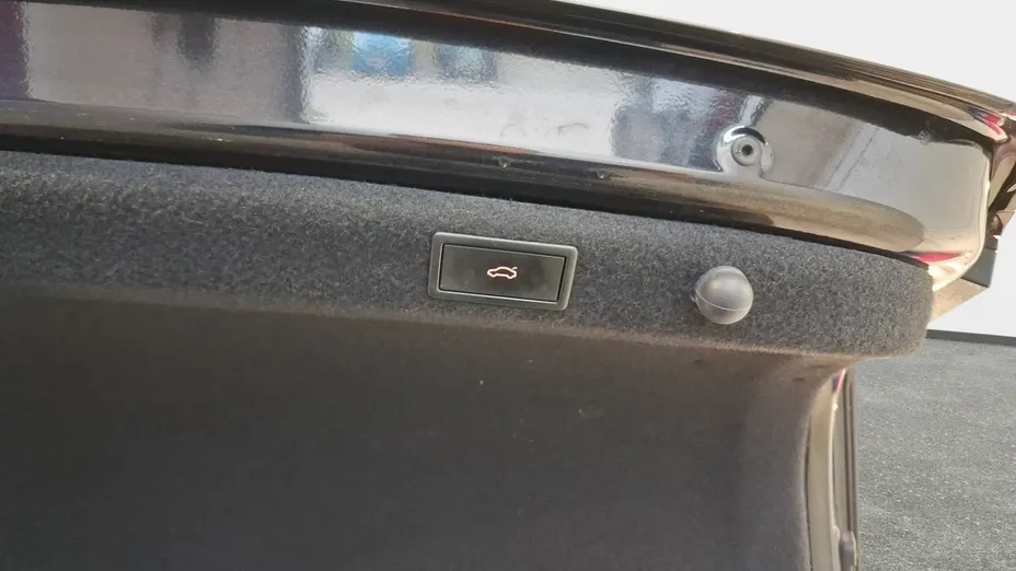 SKODA Superb -