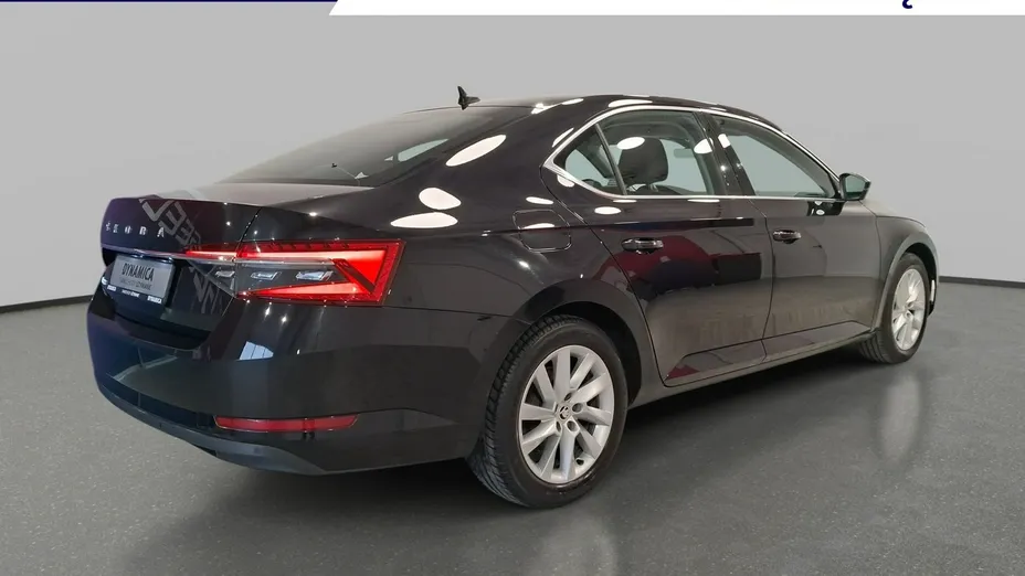 SKODA Superb -