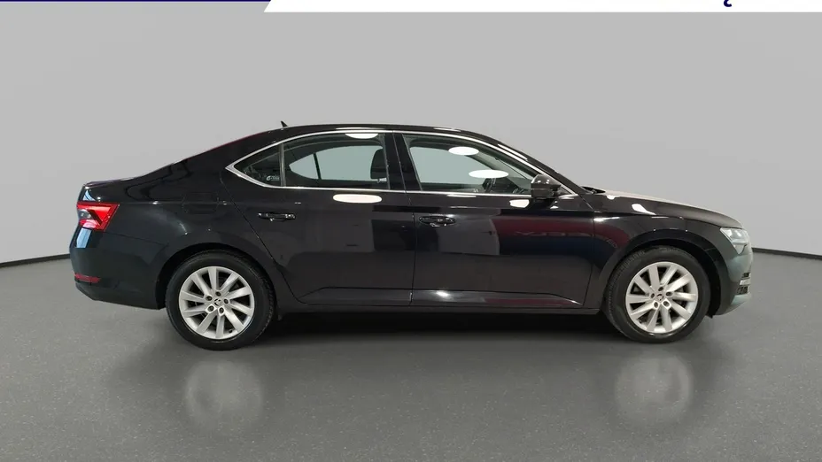 SKODA Superb -