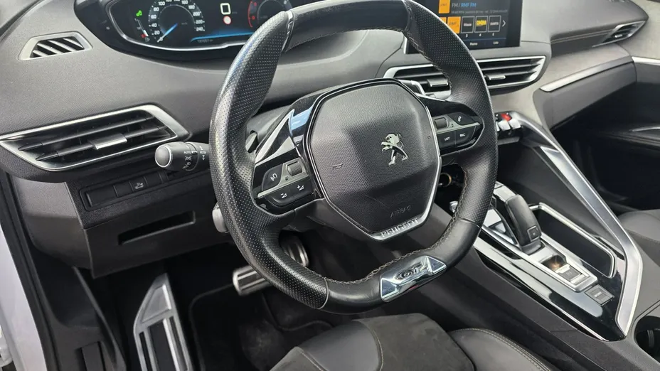 PEUGEOT 5008 -