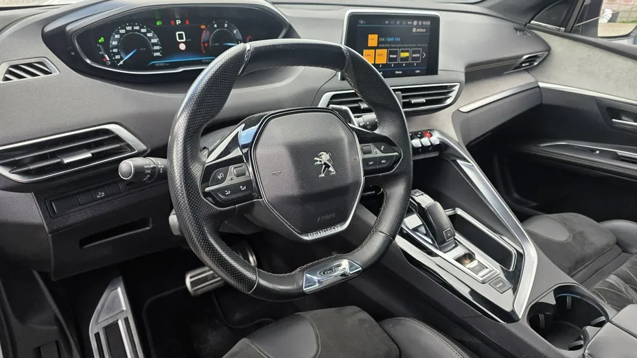PEUGEOT 5008 -