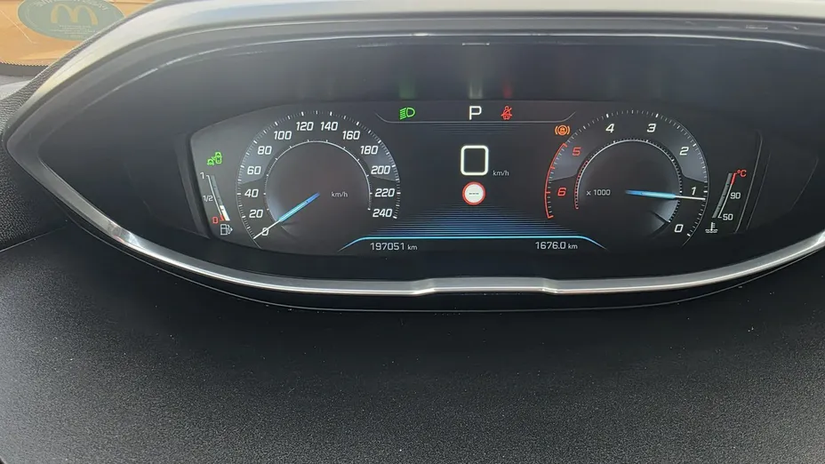 PEUGEOT 5008 -