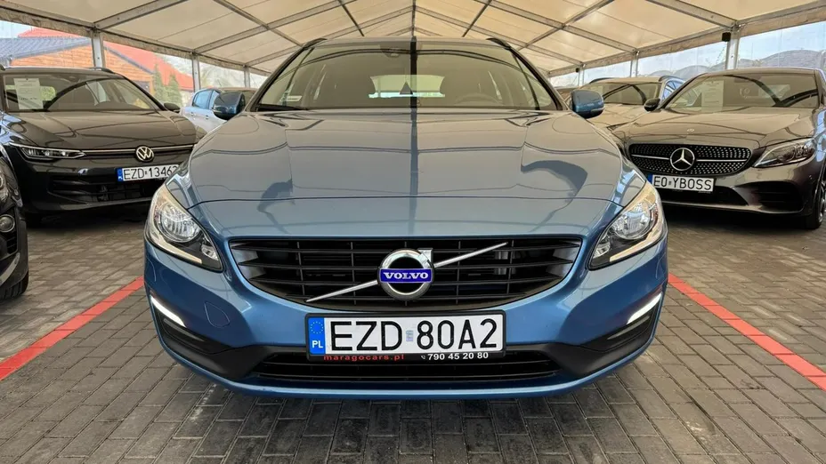 VOLVO V60 -