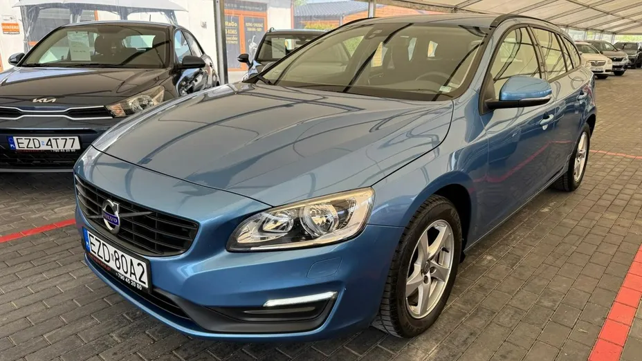 VOLVO V60 -