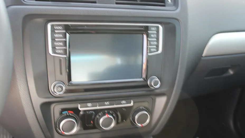 VOLKSWAGEN Jetta -