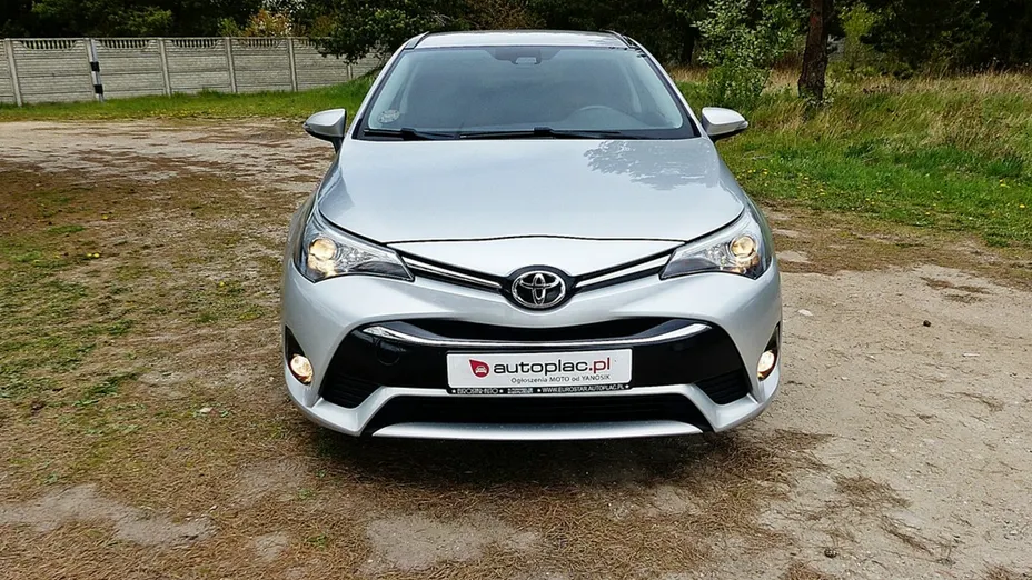 TOYOTA Avensis -