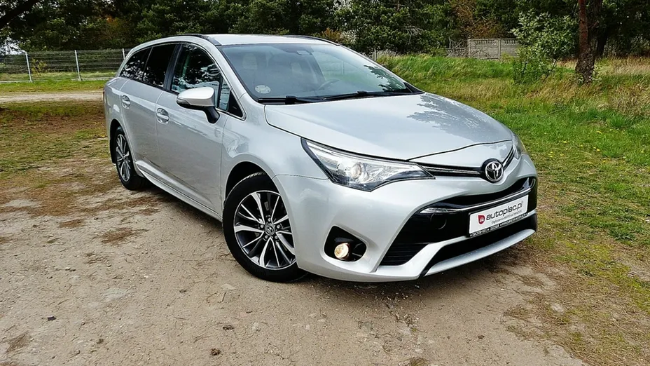 TOYOTA Avensis -