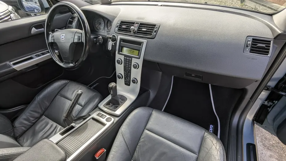 VOLVO V50 -